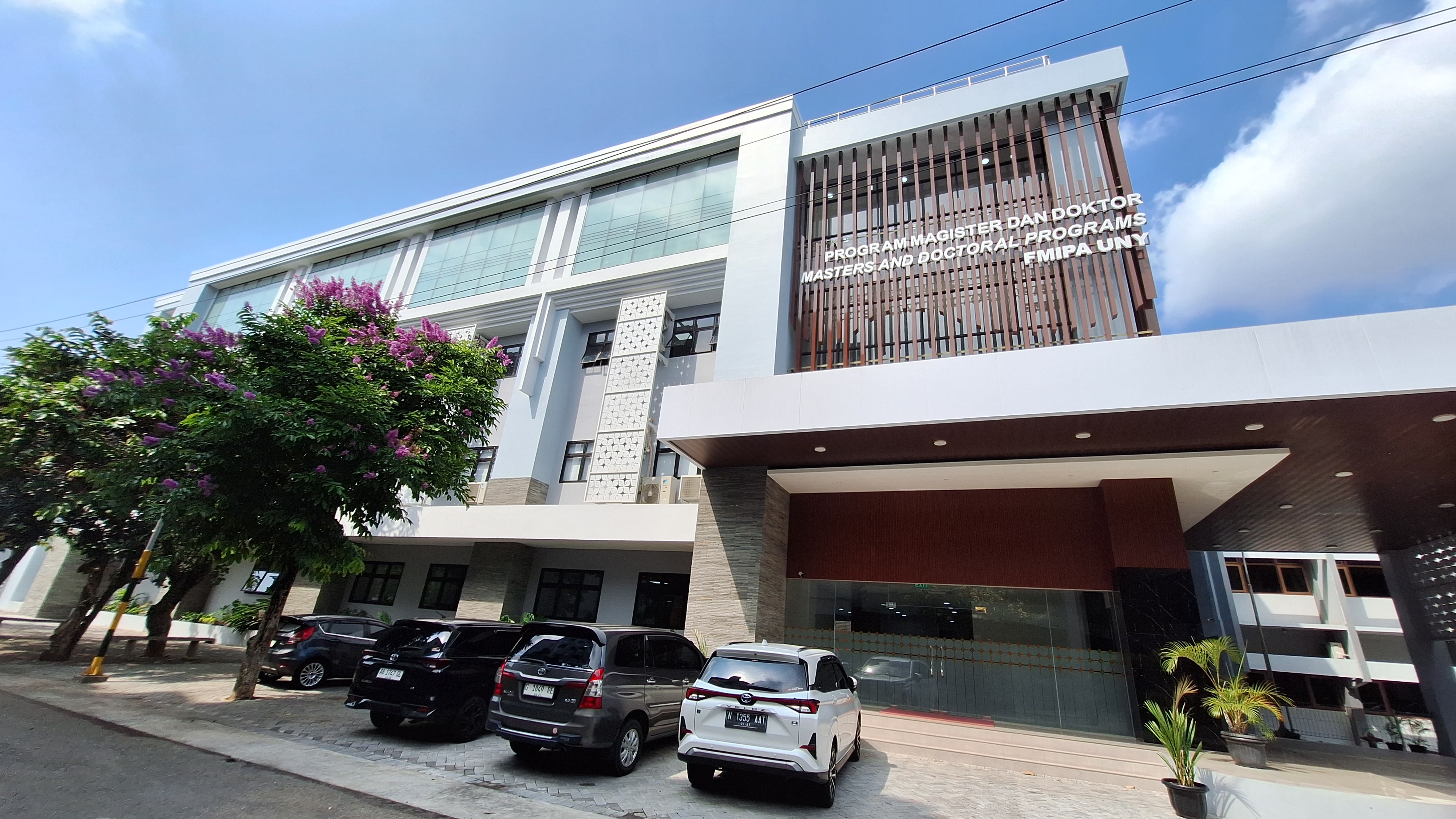 Gedung Program Magister dan Doktor